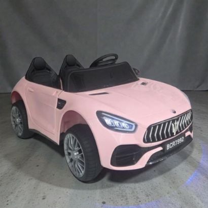 صورة سيارة سبورت وردية فخمة